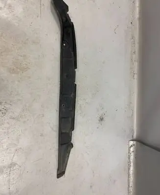 Audi Q7 4M Fender end trim 4M0821112