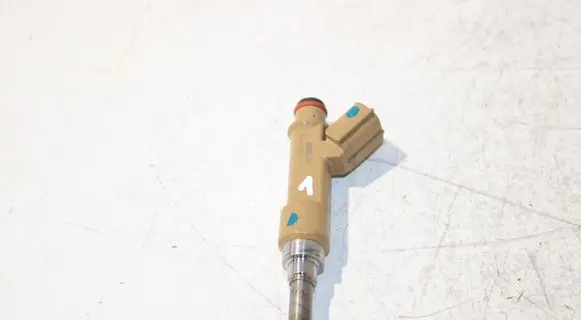 Toyota Prius (XW30) Fuel injector 2325037010