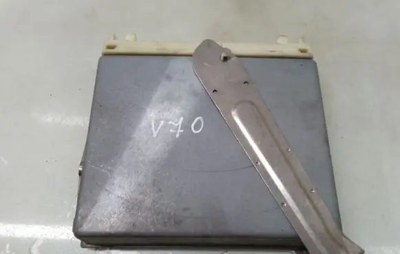 Volvo S70 V70 V70 XC Engine control unit/module 1T28S3168
