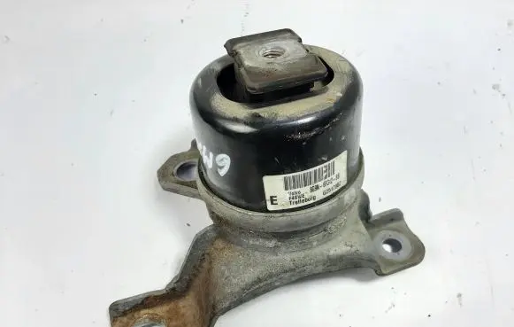 Volvo XC60 Engine mount bracket 8G9N6F012BB