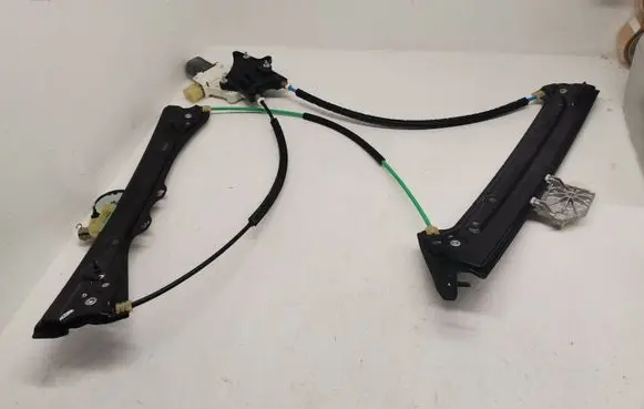 BMW M4 F82 F83 Front door window regulator with motor 7281624