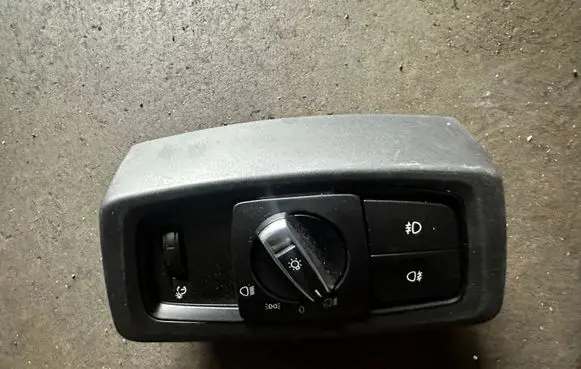 BMW 2 F45 Light switch 6824888
