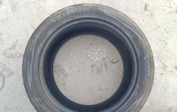 Volvo XC60 R20 summer tire 