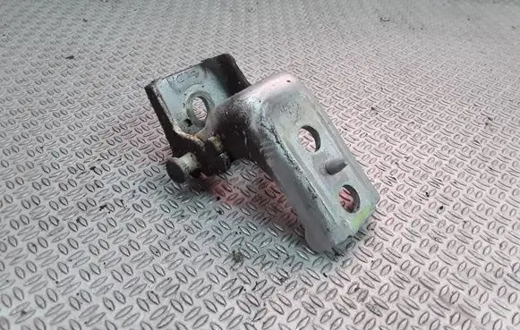 Peugeot 407 Rear door lower hinge