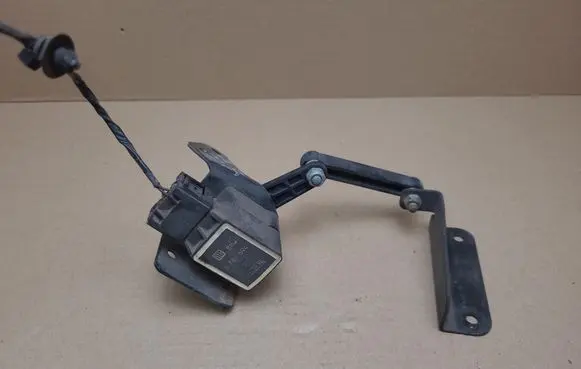 Mini One - Cooper Coupe R56 Rear height level sensor lever 6784694