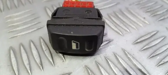 Citroen Xsara Picasso Electric window control switch 22681