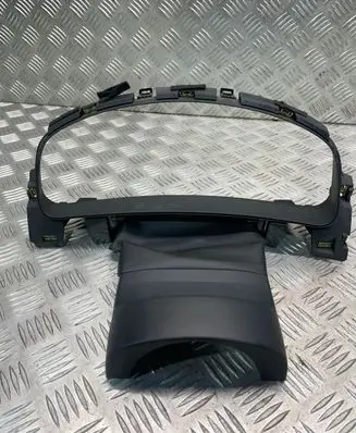 Volkswagen Touareg II Dashboard trim 7P1857053