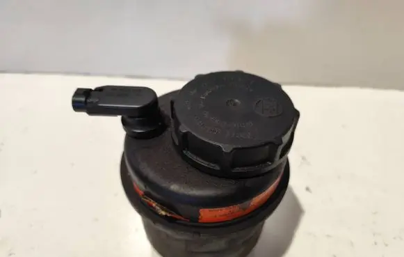 Iveco Daily 1st gen Power steering fluid tank/reservoir 7632440