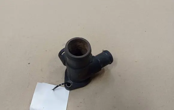 Volkswagen PASSAT B5 Engine coolant pipe/hose 028121132