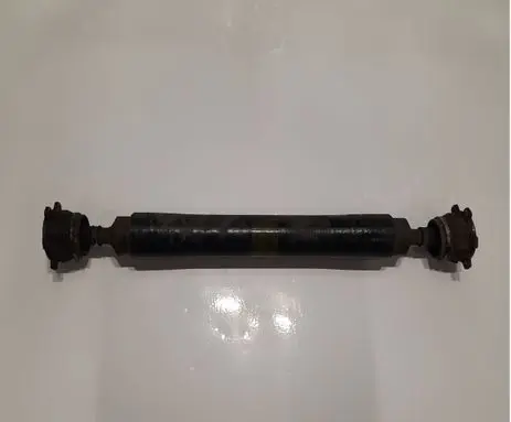 Mitsubishi Pajero Rear driveshaft/prop shaft MR498390