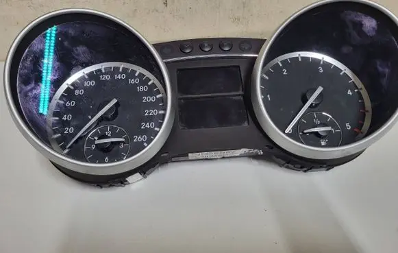 Mercedes-Benz R W251 Speedometer (instrument cluster) A2519006000 ZGS001 A2C53419162