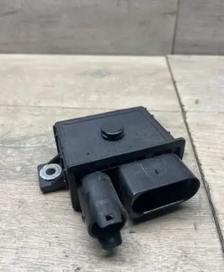 Glow plug pre-heat relay