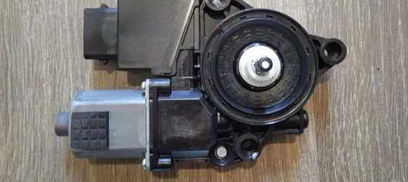 Hyundai Santa Fe Front door window regulator motor 82460S1020