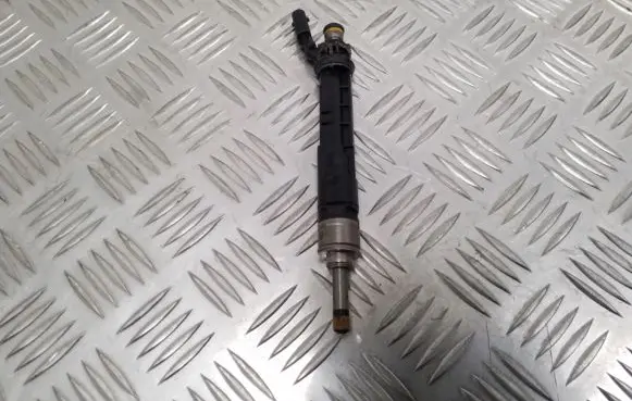 Nissan Qashqai Fuel injector 166001525R