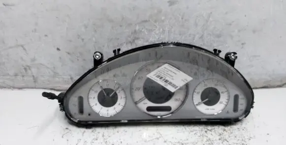 Mercedes-Benz E W211 Speedometer (instrument cluster) 110080284039 A2115409247