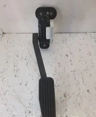 Volvo V70 Accelerator throttle pedal 30636003 6PV00853700