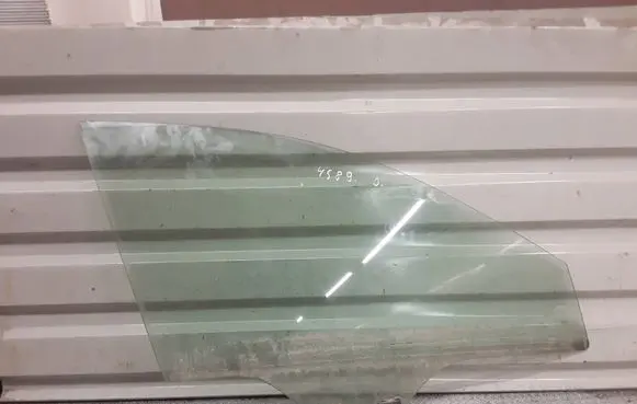 Subaru Impreza III Front door window glass four-door