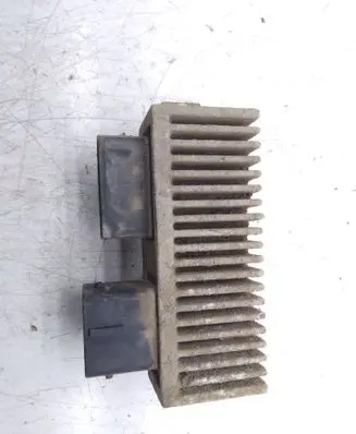Renault Scenic III - Grand scenic III Glow plug pre-heat relay 8200558438A