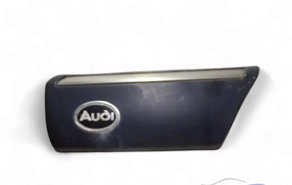 Audi 200 Fender trim (molding) 447853972