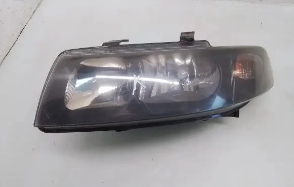 Seat Toledo II (1M) Headlight/headlamp