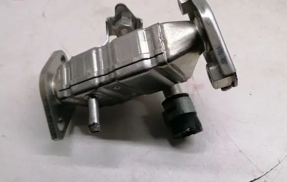 Toyota Yaris EGR valve cooler 2568047012 12D02081Y2