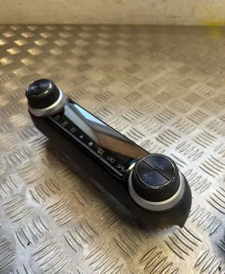 Toyota RAV 4 (XA50) Climate control unit 75K607
