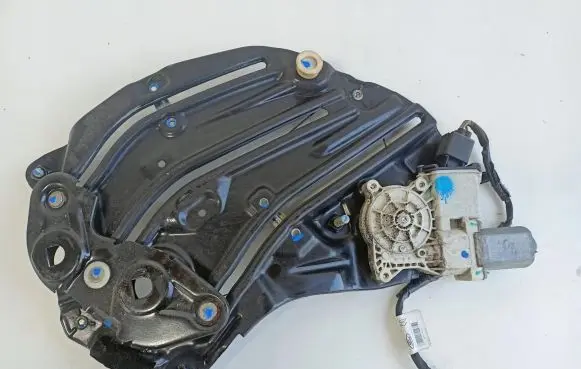 Ford Mustang VI Rear window lifting mechanism without motor