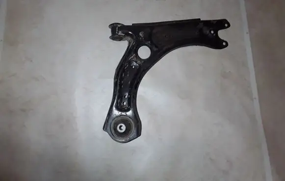Skoda Kamiq Front lower control arm/wishbone 2Q0407152E
