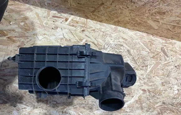 Ford Transit Air filter box 