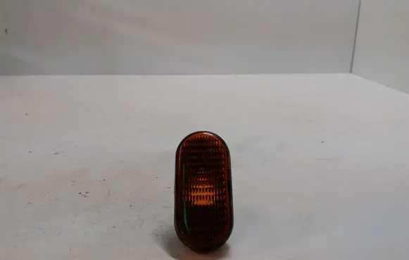 Renault Scenic I Front fender indicator light 7700822136