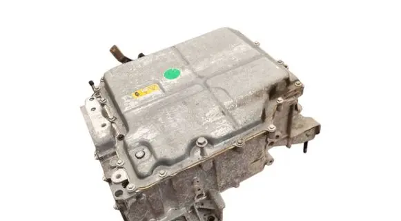Voltage converter inverter