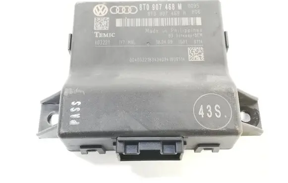 Audi A4 S4 B8 8K Gateway control module 8T0907468M