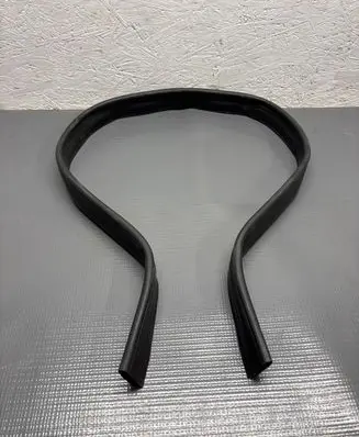 Opel Insignia B Loading door rubber seal (on body) 