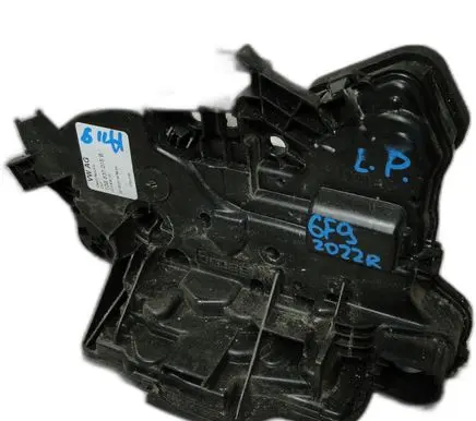 Seat Arona Front door lock