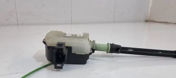 Fuel tank cap lock