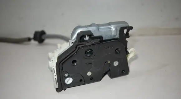 Audi A3 S3 8V Rear door lock 8K0839016G