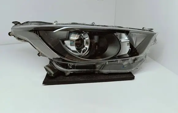 Toyota Yaris XP210 Headlight/headlamp K06 L1835