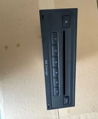 Audi A4 S4 B8 8K CD/DVD changer 8X0035110A 8X0035110