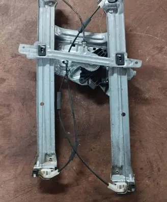 Mitsubishi Endeavor Front door window regulator with motor MR565452