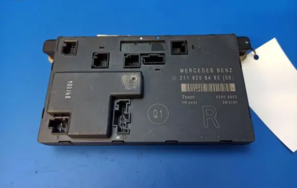 Mercedes-Benz E W211 Door control unit/module 2118208485