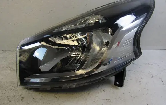 Renault Trafic III (X82) Headlight/headlamp 260605173R