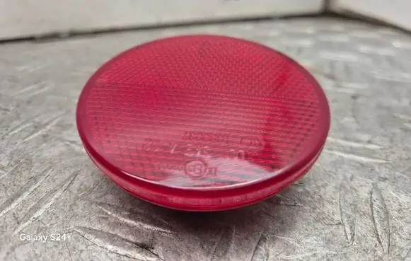 Nissan Juke I F15 Rear tail light reflector 7491