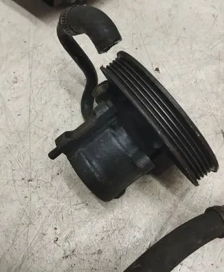 Opel Vectra B Power steering pump
