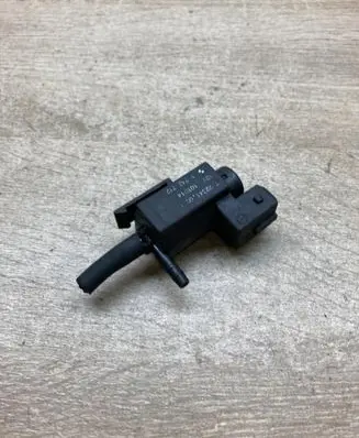 BMW 5 E39 Vacuum valve 1742712