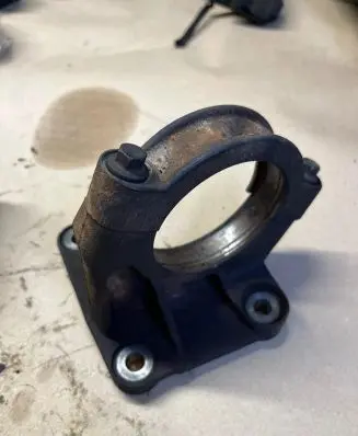 Volvo XC70 Engine mounting bracket 30711363