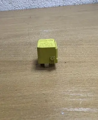 Mercedes-Benz C W203 Other relay A0025421419 D9819