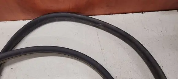 Opel Vectra C Rear door rubber seal (on body) 000205237