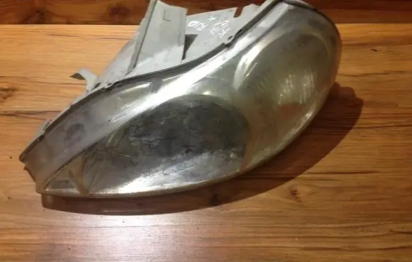 KIA Rio Headlight/headlamp 3231106l 323-1106l