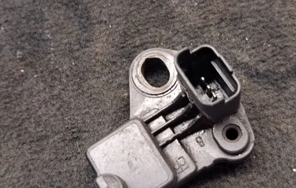 Volvo V50 Crankshaft position sensor 9637466980