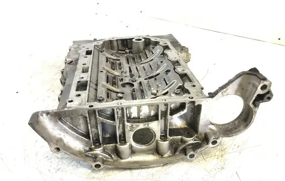 Jaguar XF Oil sump 4r8q6u004e K3013
